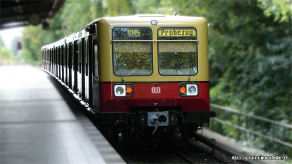 BR485 in Berlin Waidmannslust am 04. September 2009 - Stellwerk Wai